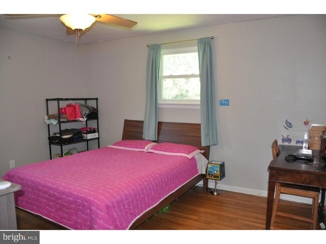 Building Photo - 924 Kenilworth Ave