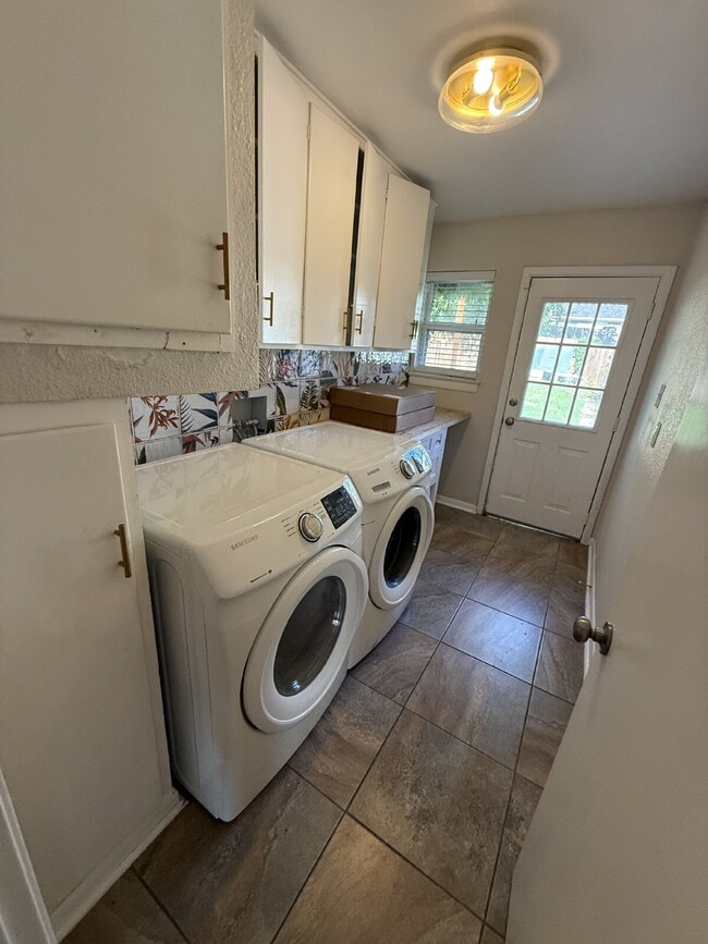 Building Photo - 3525 Cripple Creek Dr