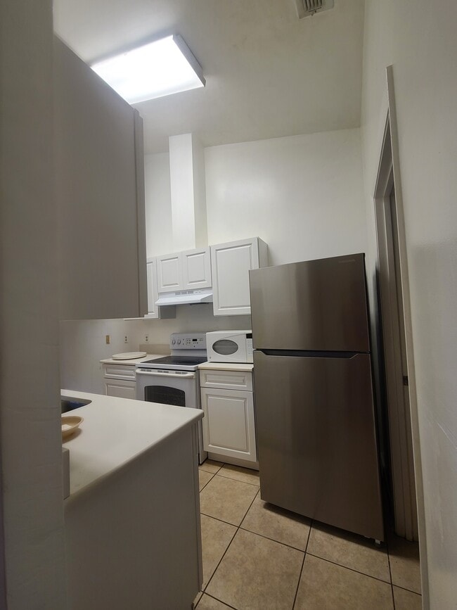 Building Photo - 2842 SW 38th Pl