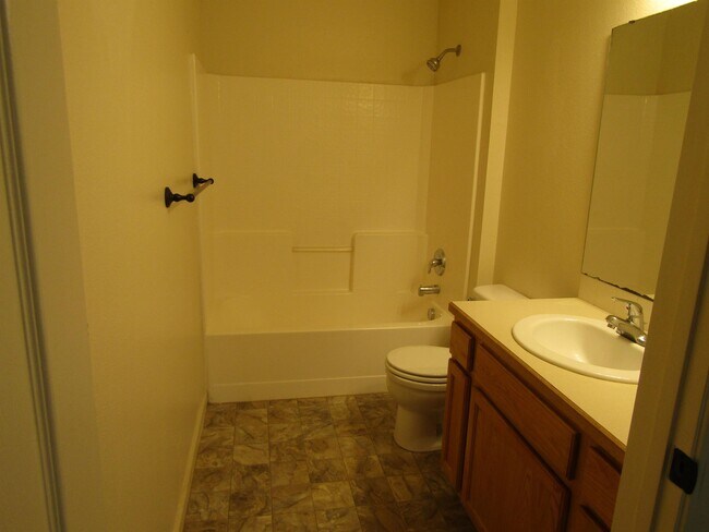 Building Photo - 10066 W Garverdale Ln