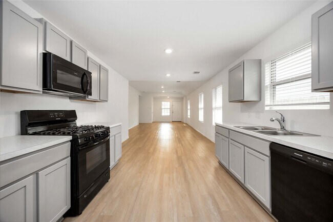 Building Photo - 3651 Solanum Dr