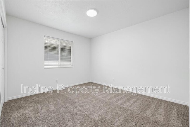 Building Photo - 439 E 2000 S