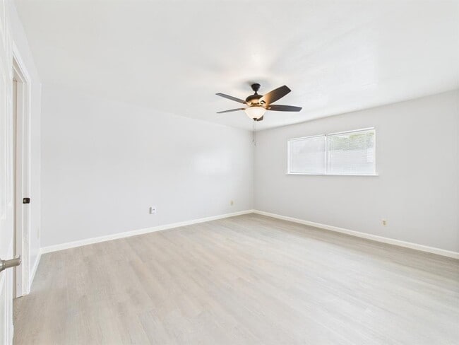Building Photo - 9409 Fondren Rd
