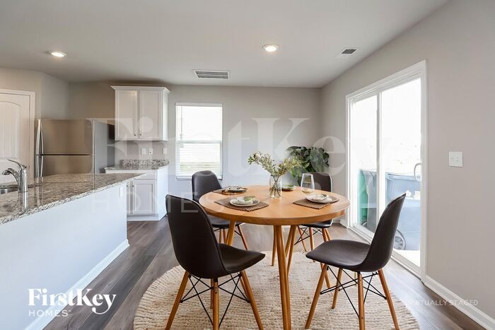 Building Photo - 712 Hawley St