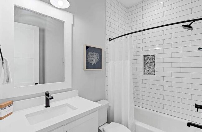 Building Photo - 157 S Arnold Rd