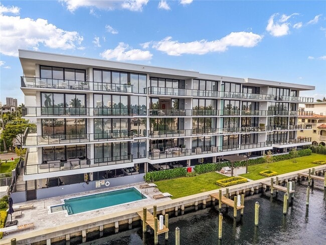 Building Photo - 160 Isle of Venice Dr