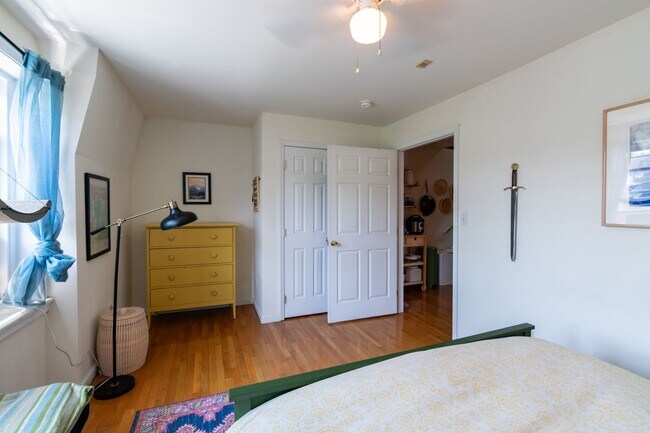Building Photo - 4813 Walton Ave