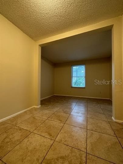 Building Photo - 828 Sky Lake Cir
