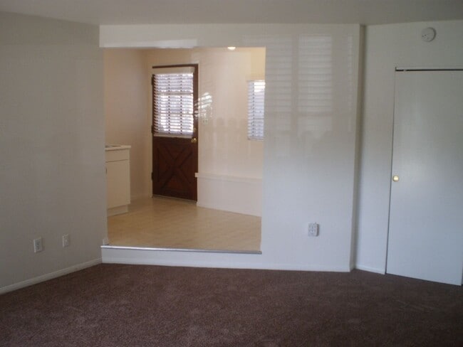Building Photo - 1662 S Juniper St