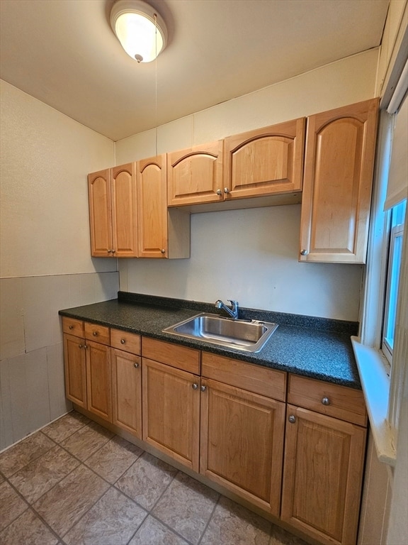 Building Photo - 20 Kosta St