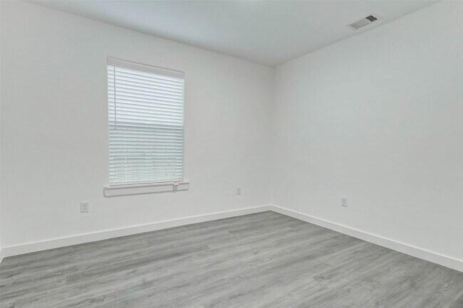 Building Photo - 8218 Bigwood St