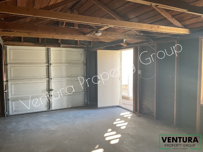 Building Photo - 831 S E St