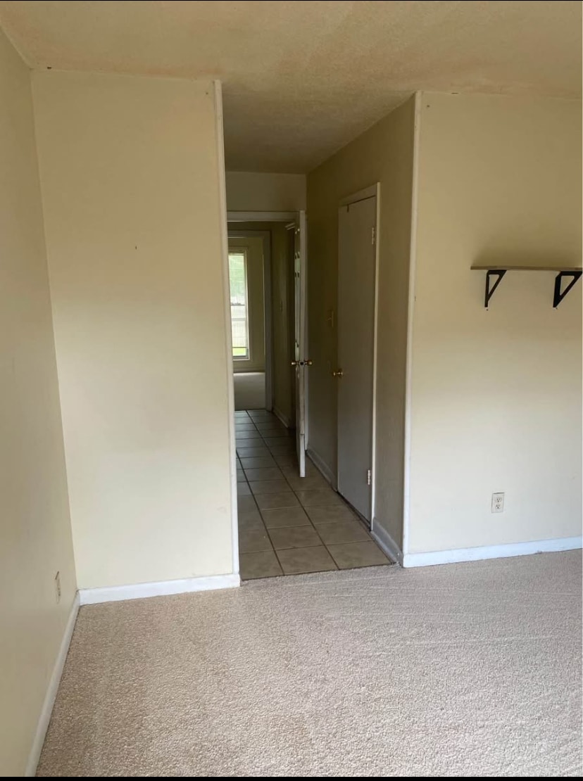 Building Photo - 615 Emerald Dr