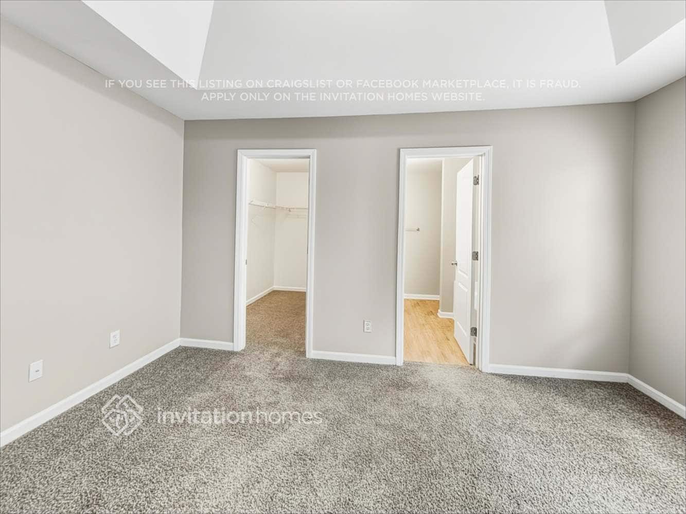 Building Photo - 4730 Camelot Dr