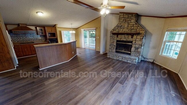 Building Photo - 509 Greywood Dr