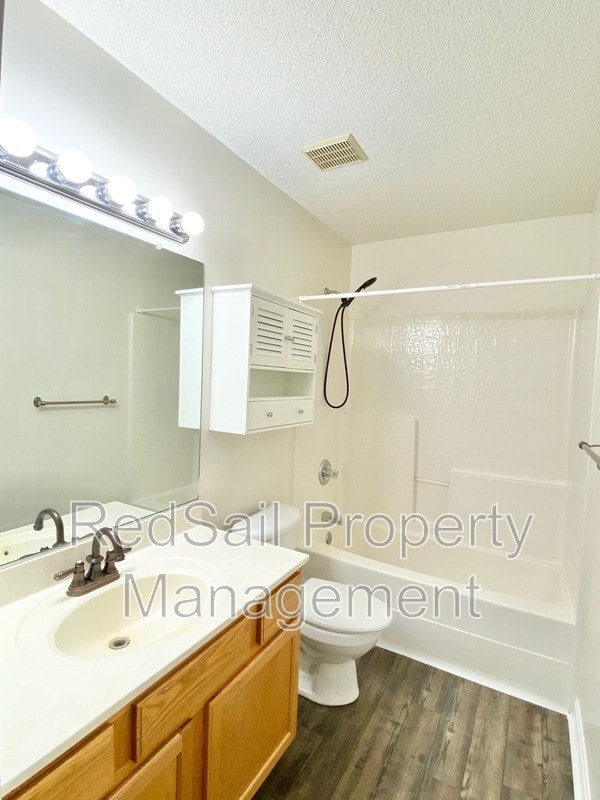 Building Photo - 144 River Walk Ct