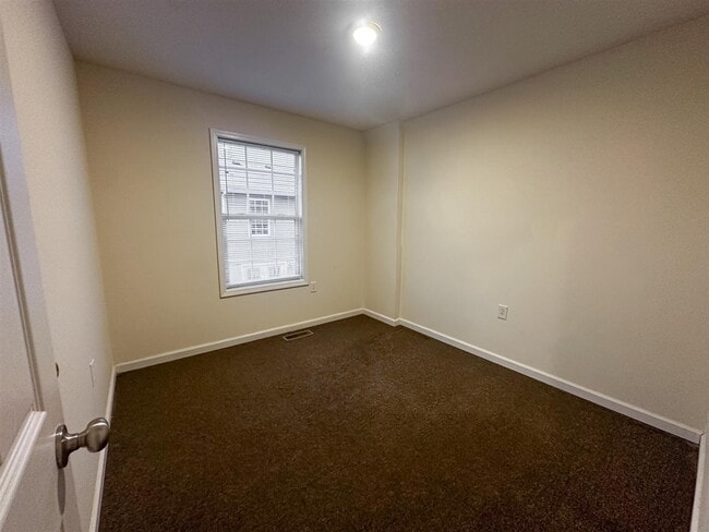 Building Photo - 1225 N Lee Dr