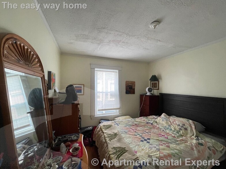 Building Photo - 11-15 Orrin St Unit #2
