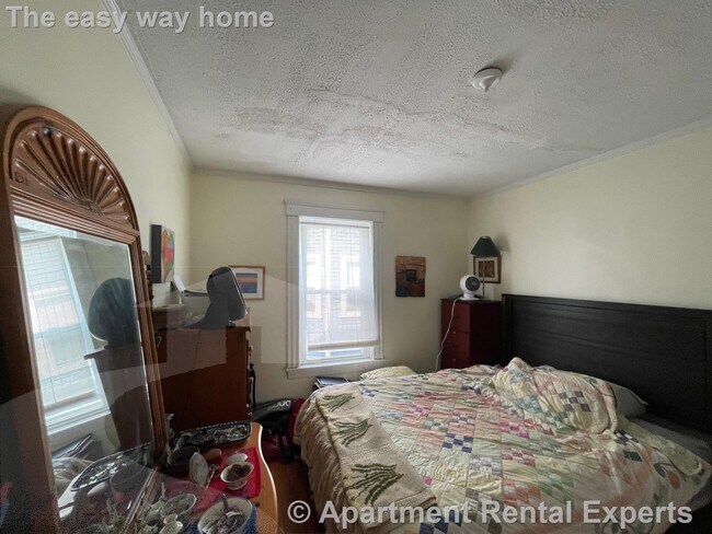 Building Photo - 11-15 Orrin St Unit #2