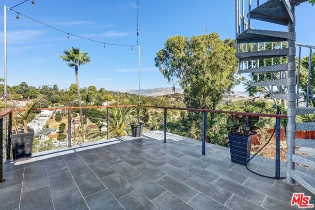 Building Photo - 4255 Raynol St