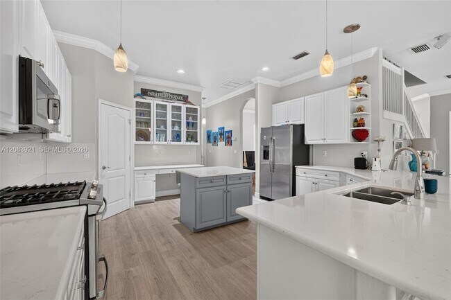 Building Photo - 9970 Rookery Cir