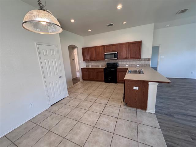Building Photo - 2110 Fresia Ln