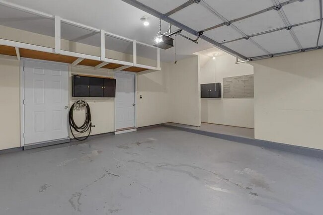 Garage - 6215 Split Creek Ln