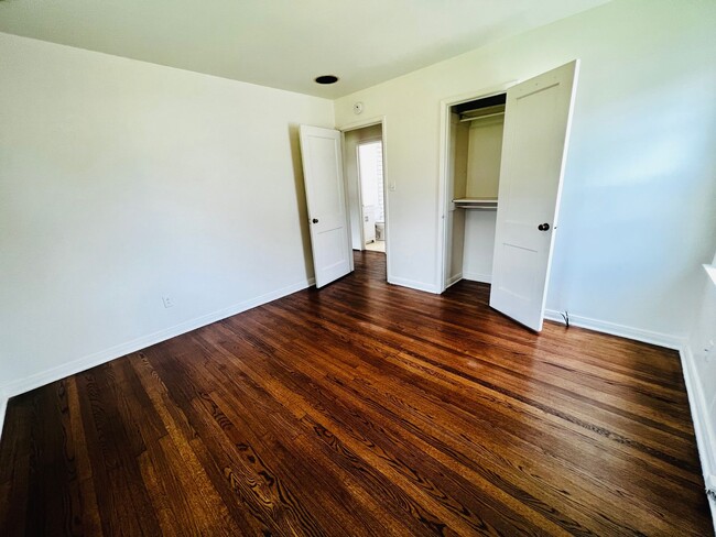 Building Photo - Cute 2BD 1BA Bungalow in Midwest City!!!