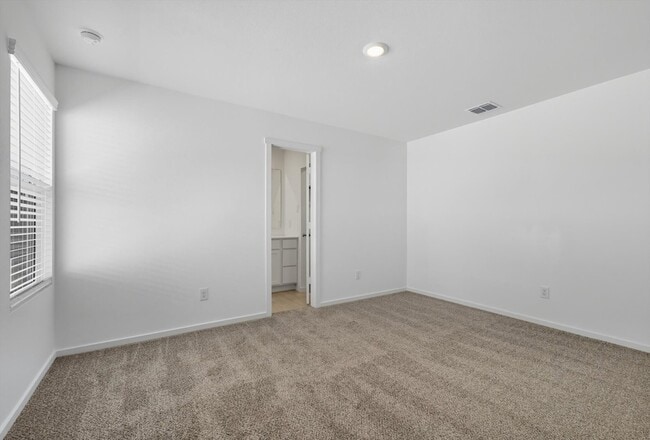 Building Photo - 924 Blue Heron Dr