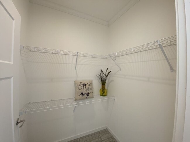 Building Photo - 344 Heritage Blvd