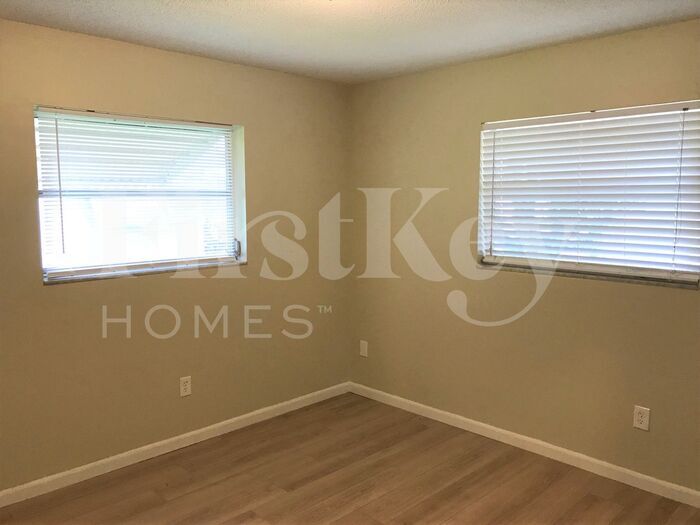 Building Photo - 207 Porter Pl