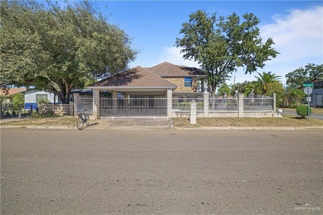 Building Photo - 16 Chaparral