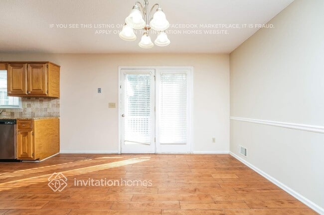 Building Photo - 2440 Sherrie Ln SW