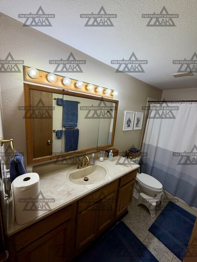 Building Photo - Spacious North Pole Home | 3 Bed, 2 Bath | Fenced Yard + Pet Friendly