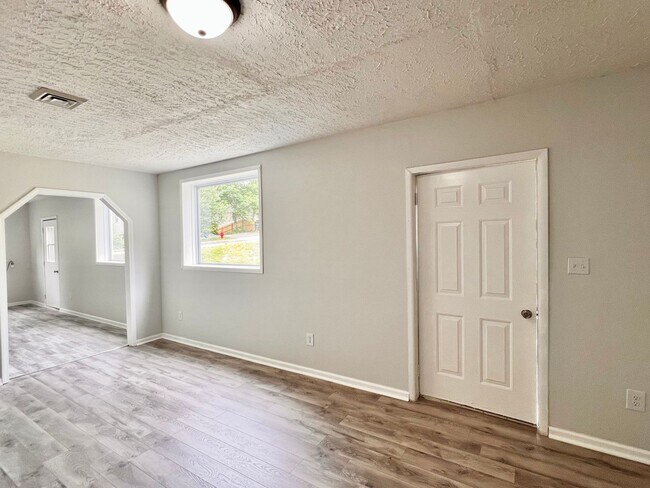 Building Photo - King St.