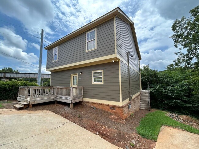 Building Photo - 840 Dr Martin Luther King Jr Pkwy