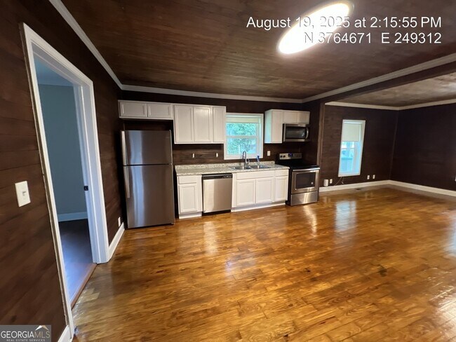 Building Photo - 186 Georgia Ave