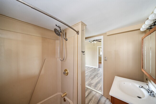 Building Photo - 7102 Terrasso Dr