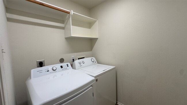 Building Photo - 25235 Boulder Bend Ln
