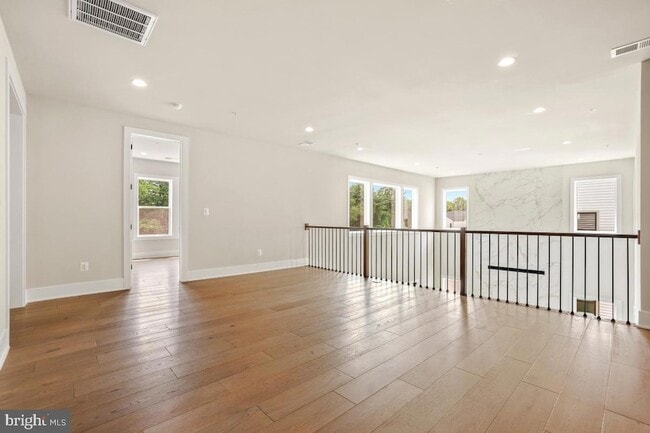 Building Photo - 12321 Potomac Hunt Rd