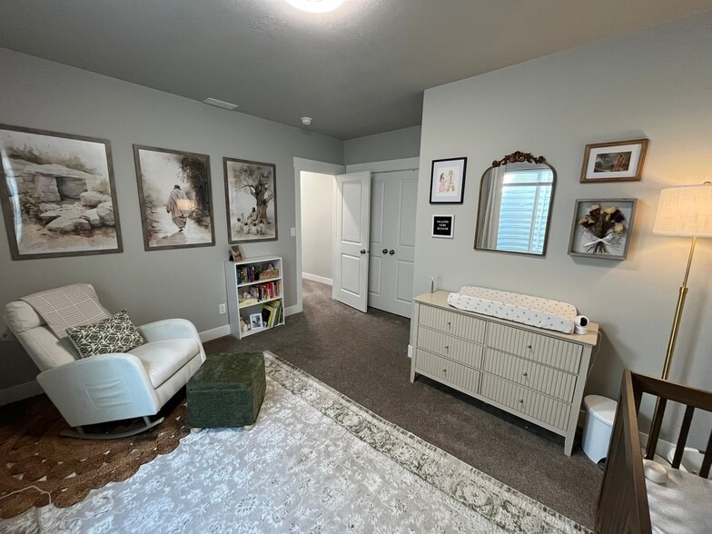 Building Photo - 7899 N Bristlecone Rd