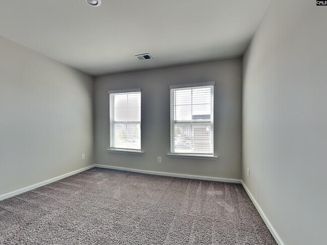 Building Photo - 75 Blue Fescue Way