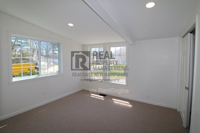 Building Photo - 94 Lakeshore Dr