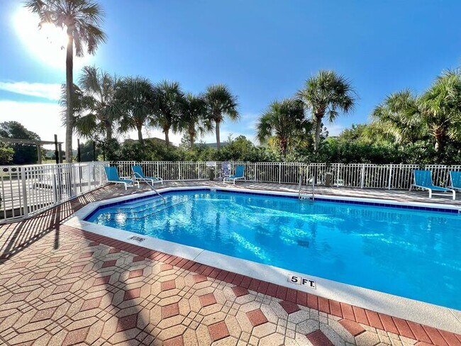 Building Photo - 250 Calusa Blvd