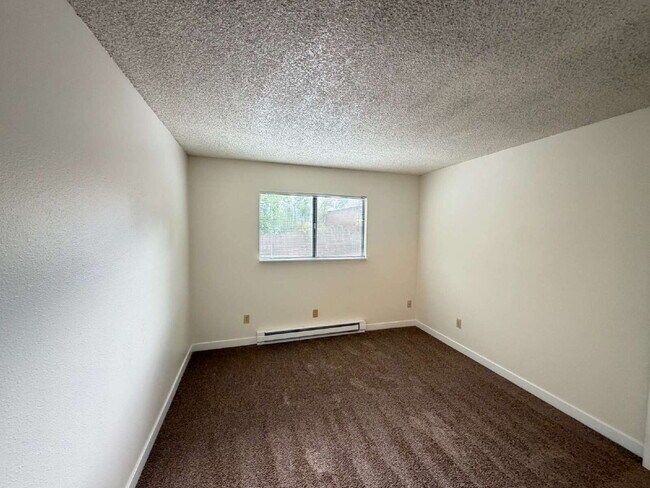 Building Photo - 2-Bedroom Near Mt. Tabor
