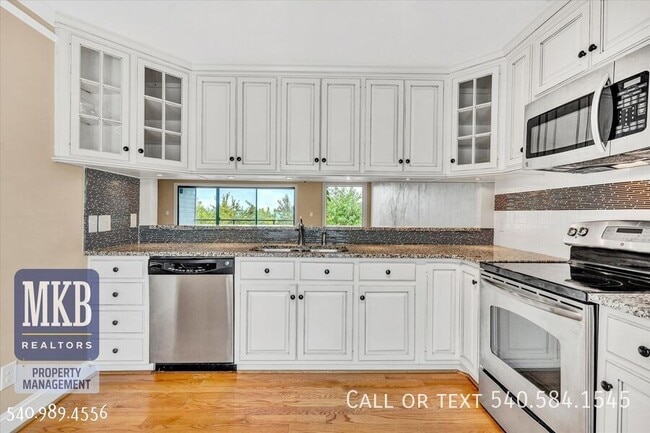 Building Photo - 4978 Hunting Hills Cir