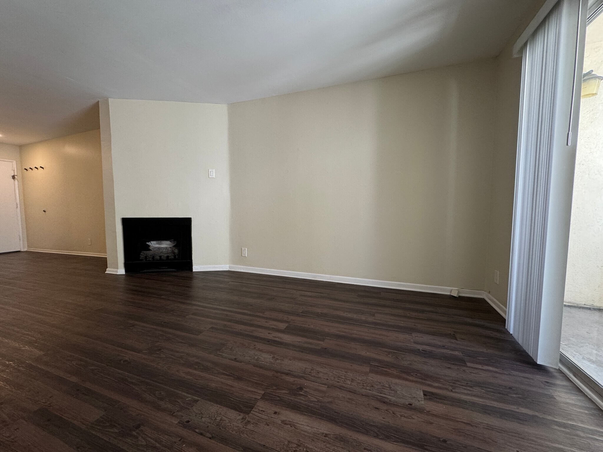Building Photo - 1215 N Sweetzer Ave