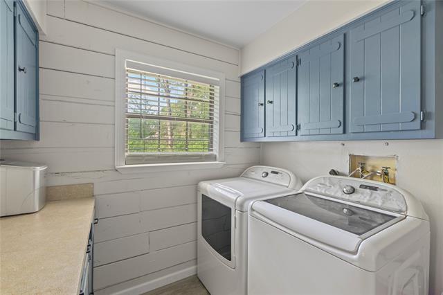 Building Photo - 323 Dyer Cir