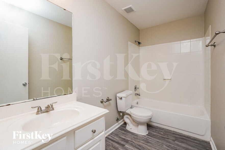 Building Photo - 6622 Hawthorne Falls Ln