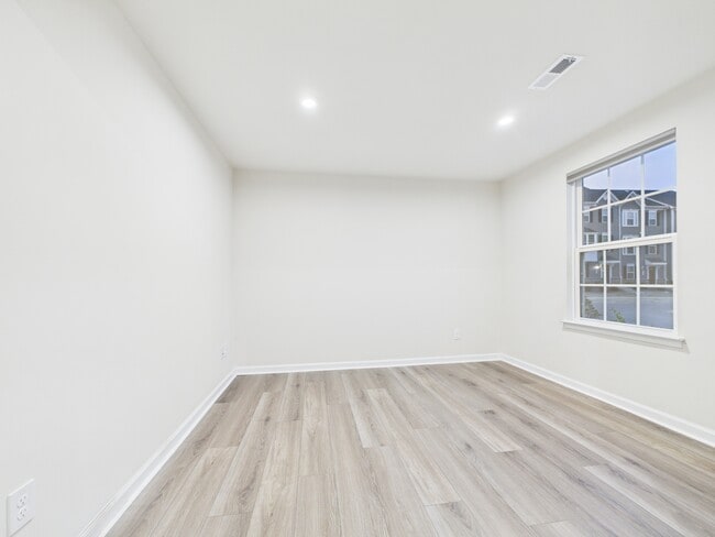 Building Photo - 2108 Trout Lily Ln